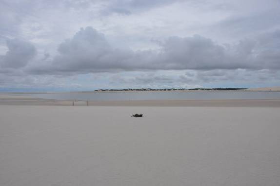 A enorme praia na maré seca na Ilha de Lençóis, nas Reentrâncias Maranhenses - MA
